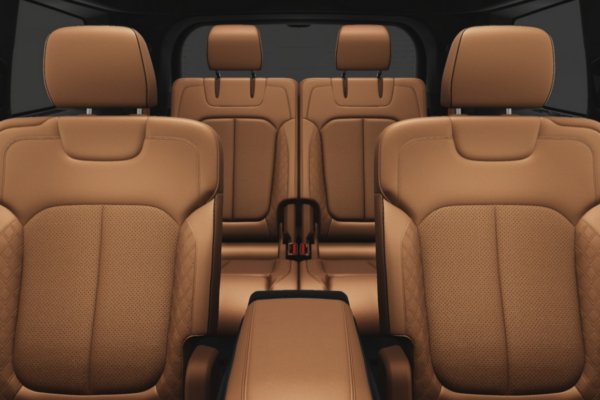 jeep_summit_interior_back